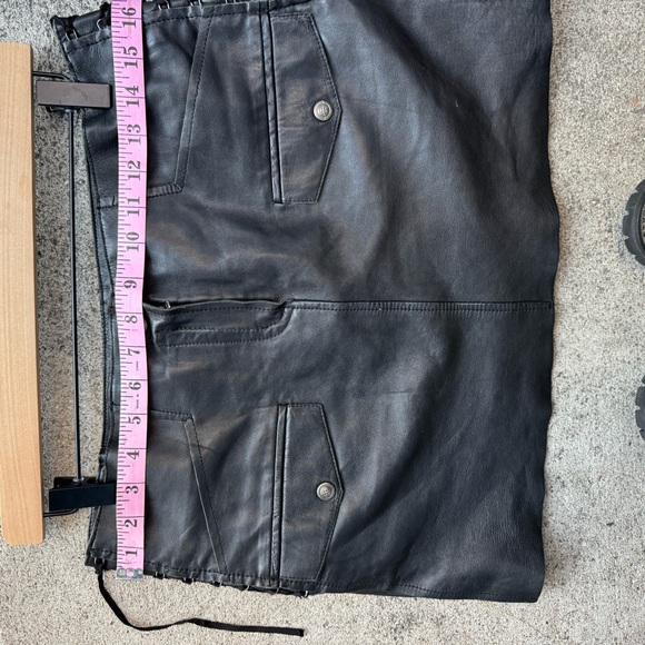 Leather mini skirt - Picture 9 of 16